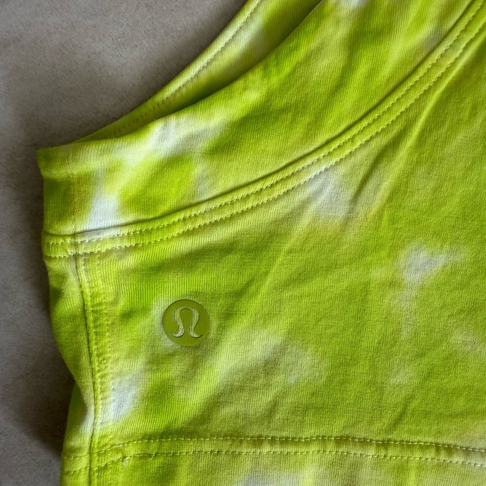 Lululemon Athletica Neon Green Tie-Dye Crop Top size 6 - Picture 7 of 7